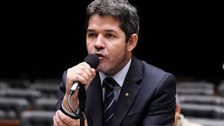 Ex-aliado de Bolsonaro, deputado revela preço da eleição de Arthur Lira