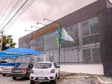 PF realiza operação contra fraudes previdenciárias e prende três advogados