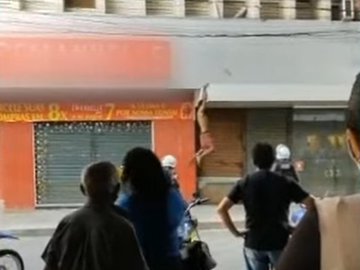 Homem tenta roubar ar-condicionado de loja no centro de Teresina e dorme no local