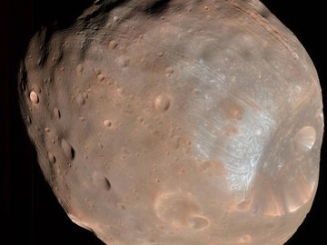 Imagem de Fobos de 23 de março de 2008, revela segredos do passado do Planeta Vermelho poderão ser revelados pelo estudo de amostras da superfície do lado.