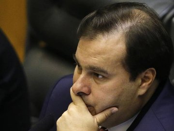 Maia deixa DEM