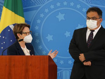 Ministra da Agricultura, Teresa Cristina, fala à imprensa, após reunião do Grupo de Trabalho Interministerial para elaboração do Plano Nacional de Fertilizantes