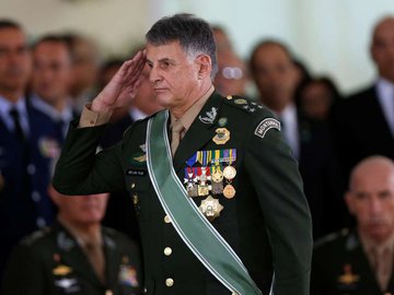 O Ministério da Defesa (MD) informa que os Comandantes da Marinha, do Exército e da Aeronáutica serão substituídos.