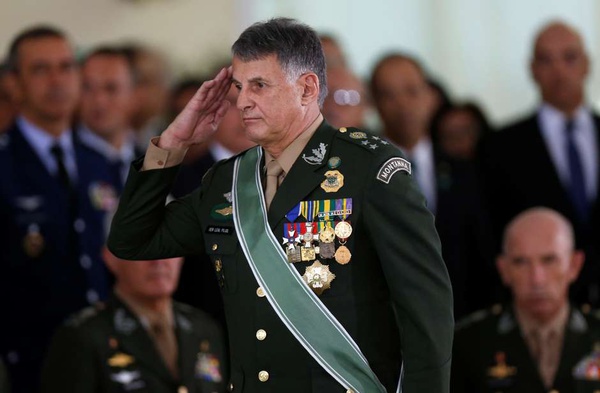 O Ministério da Defesa (MD) informa que os Comandantes da Marinha, do Exército e da Aeronáutica serão substituídos.