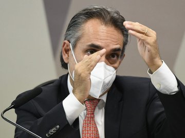 Carlos Murillo da Pfizer na América Latina durante depoimento na CPI da Pandemia.