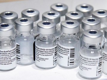 As vacinas são destinadas para a imunização dos públicos prioritários que estão recebendo as aplicações segundo o plano de operacionalização: pessoas com comorbidades.