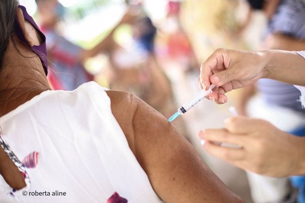Cerca de 250 doses de vacinas teriam sido aplicadas com data vencida no Piauí