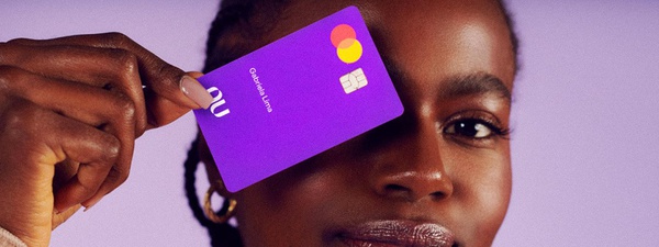 Nubank vai aumentar limite do cartão de quase todos os clientes