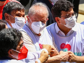 Lula diz que não teme terceira via em encontro com 9 partidos