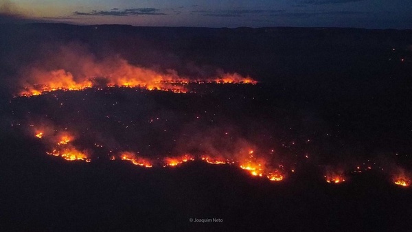 Combate a incêndio na região da Serra da Capivara chega ao 4º dia