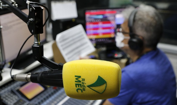 Rádio MEC do Rio de Janeiro completa 98 anos no ar