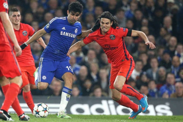 Cavani e Diego Costa se enfrentaram em um Chelsea e PSG pela Champions de 2015