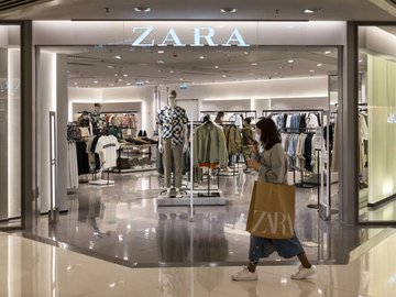 Racismo na Zara: homem negro acusado de roubar mochila que tinha comprado quer indenização de R$ 1 mi