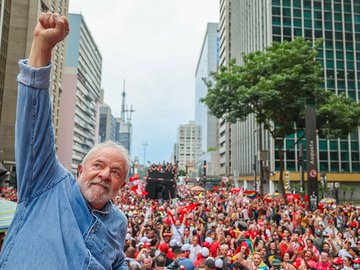 Lula bate seu próprio recorde e é o presidente mais bem votado da história