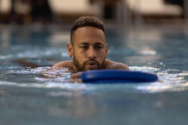 Neymar continua sua rotina de recuperação para voltar nas oitavas de final