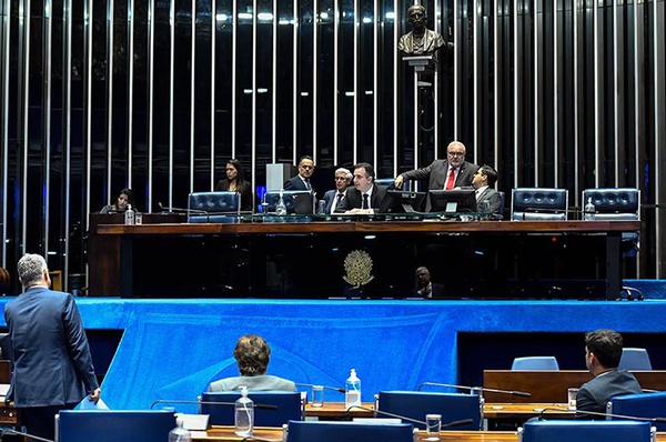 Senado Federal aprova reajuste salarial para presidente, vice, parlamentares e ministros