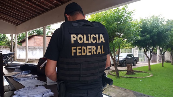 Polícia Federal cumpre mandados contra distribuidora de medicamentos em Teresina