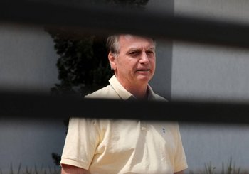 Ex-presidente Jair Bolsonaro em sua casa em Brasília onde cumpre prisão domiciliar03/09/2025 REUTERS/Diego Herculano