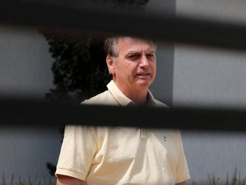Ex-presidente Jair Bolsonaro em sua casa em Brasília onde cumpre prisão domiciliar03/09/2025 REUTERS/Diego Herculano