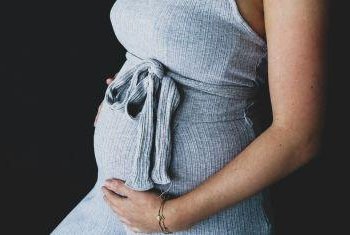 Justiça do Trabalho nega garantia de emprego a estagiária grávida em Minas Gerais e reforça distinção legal entre contrato de estágio e vínculo empregatício