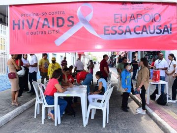 Prefeitura de Floriano inicia ações do Dezembro Vermelho no Dia Mundial de Luta contra a AIDS